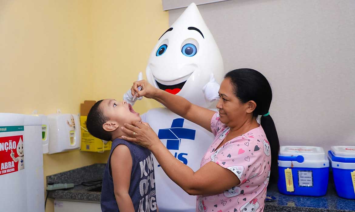Prefeitura abre campanha de vacinação contra a pólio