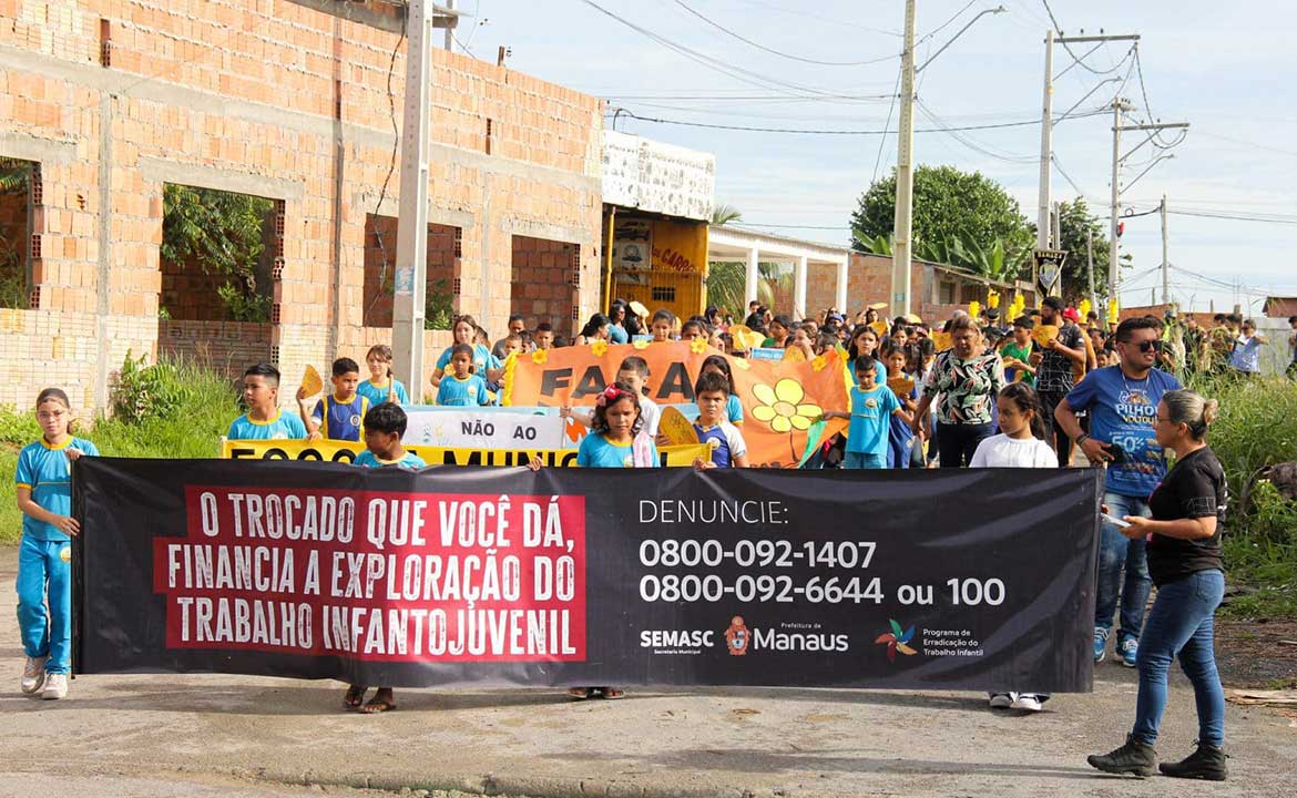 Caminhada pelo Dia Mundial de Combate ao Trabalho Infantil
